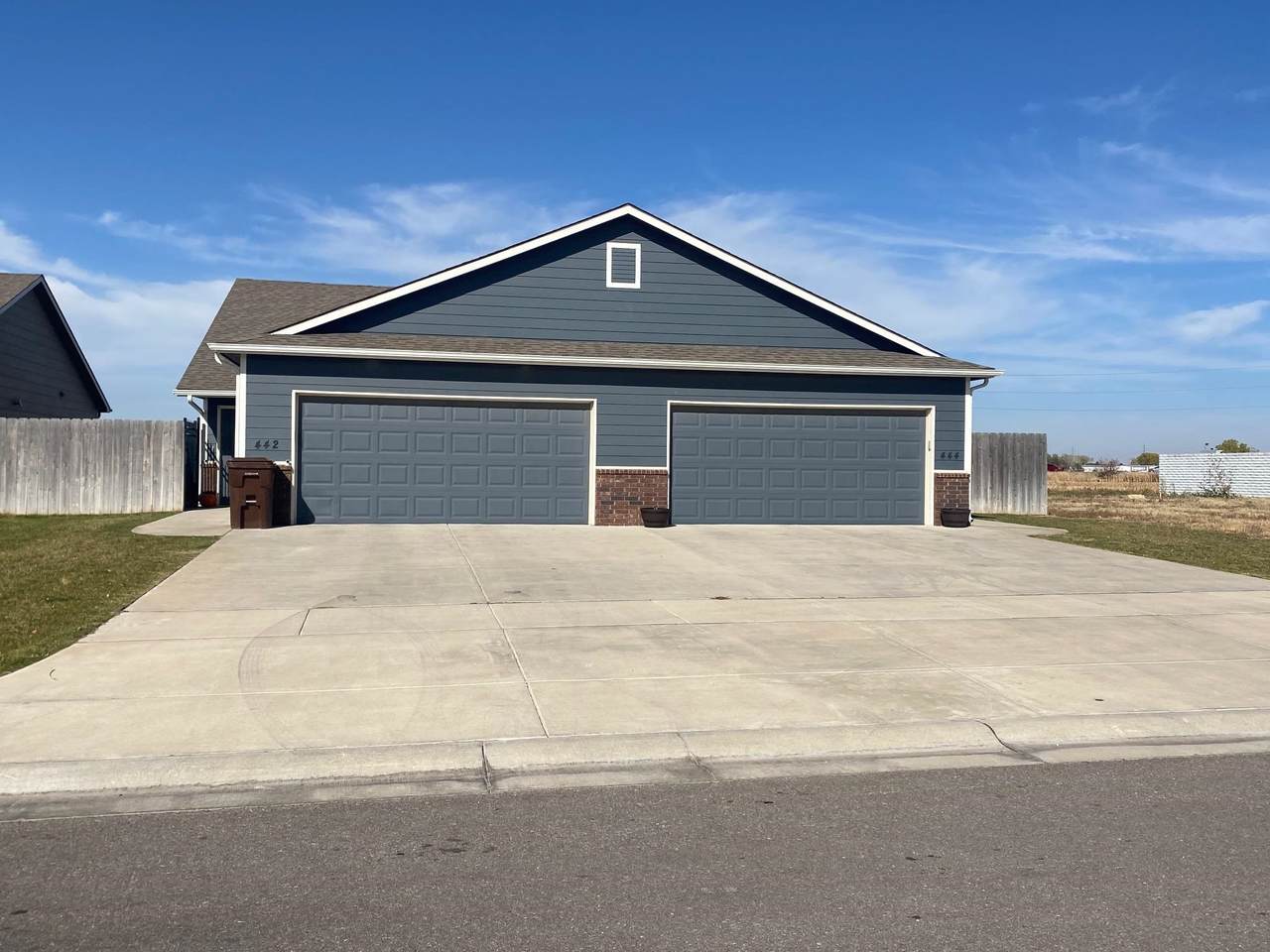 442 Longbranch Dr - Photo 1