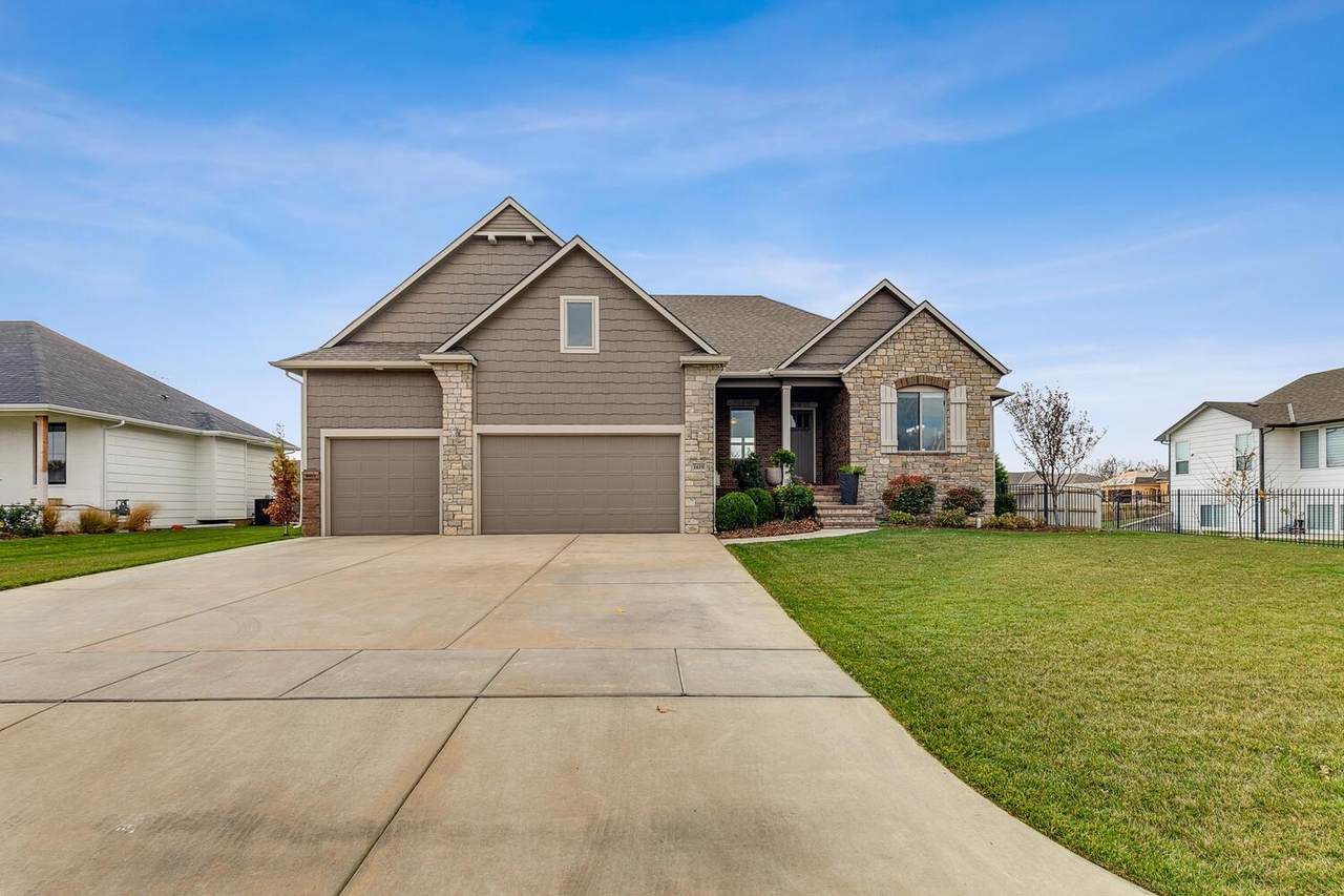 1619 Lakeside Dr - Photo 1