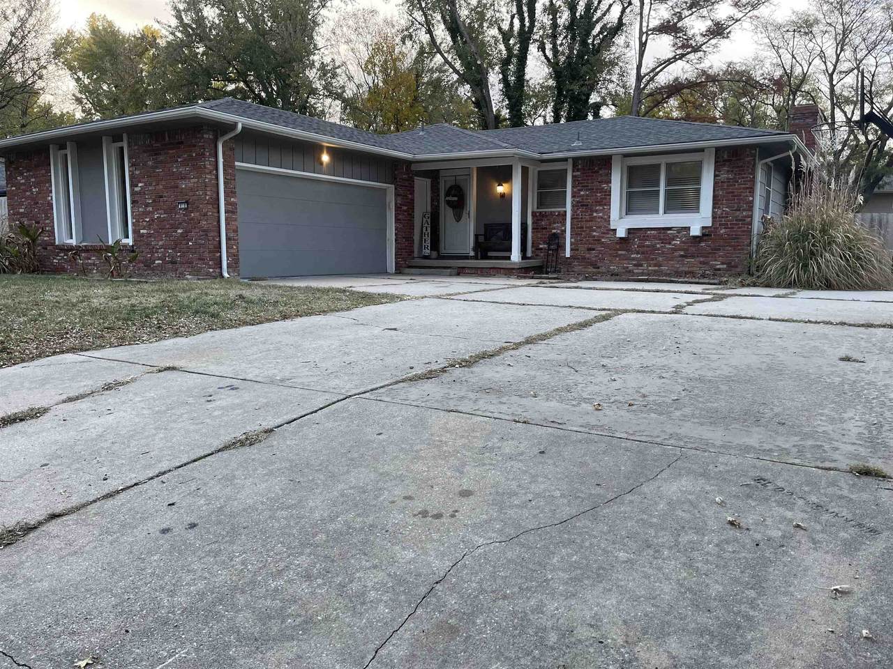 818 Brook Forest Rd - Photo 1