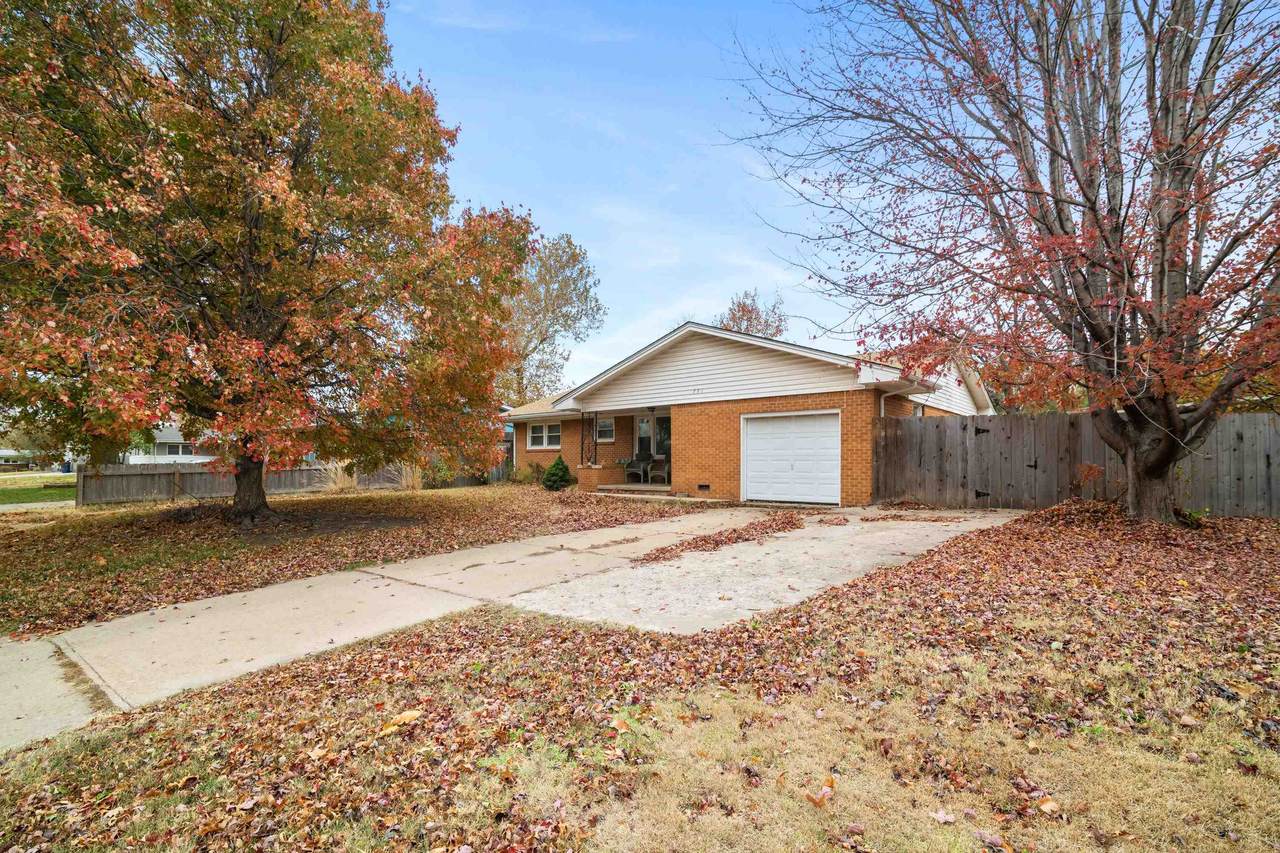 751 Redbarn Ln - Photo 1