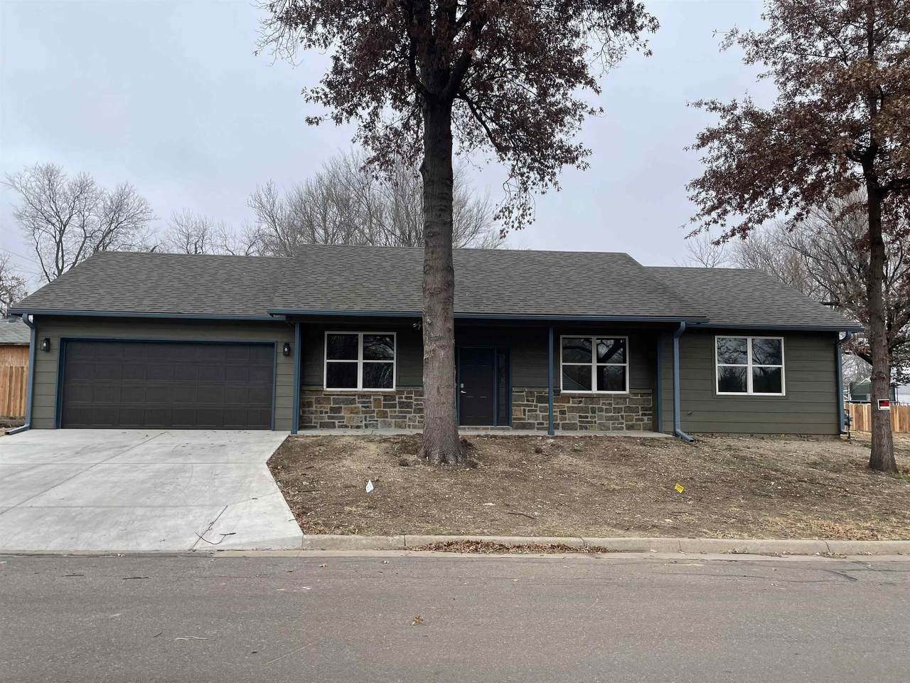 910 Cave Springs Avenue - Photo 1