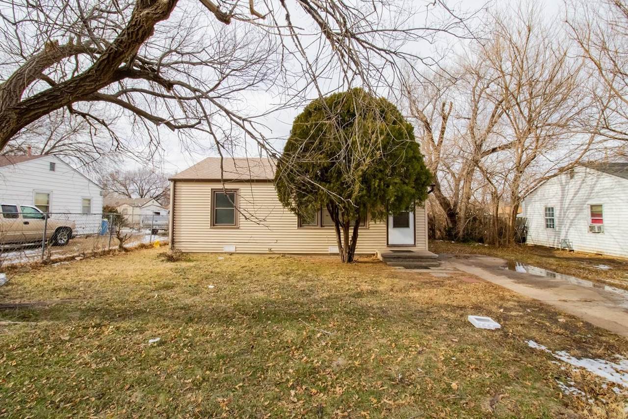2343 Volutsia St - Photo 1
