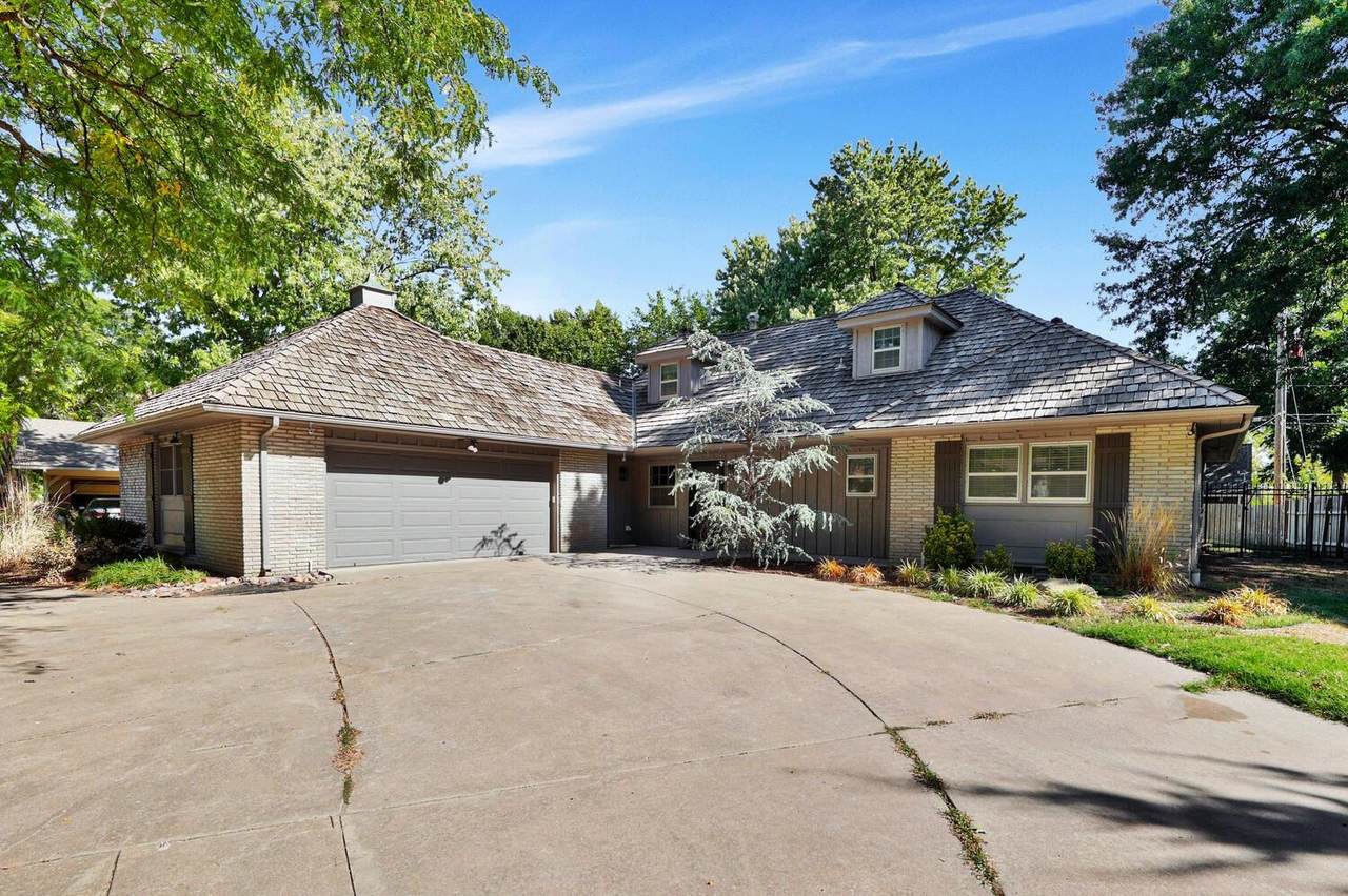 720 Stratford Ln - Photo 1