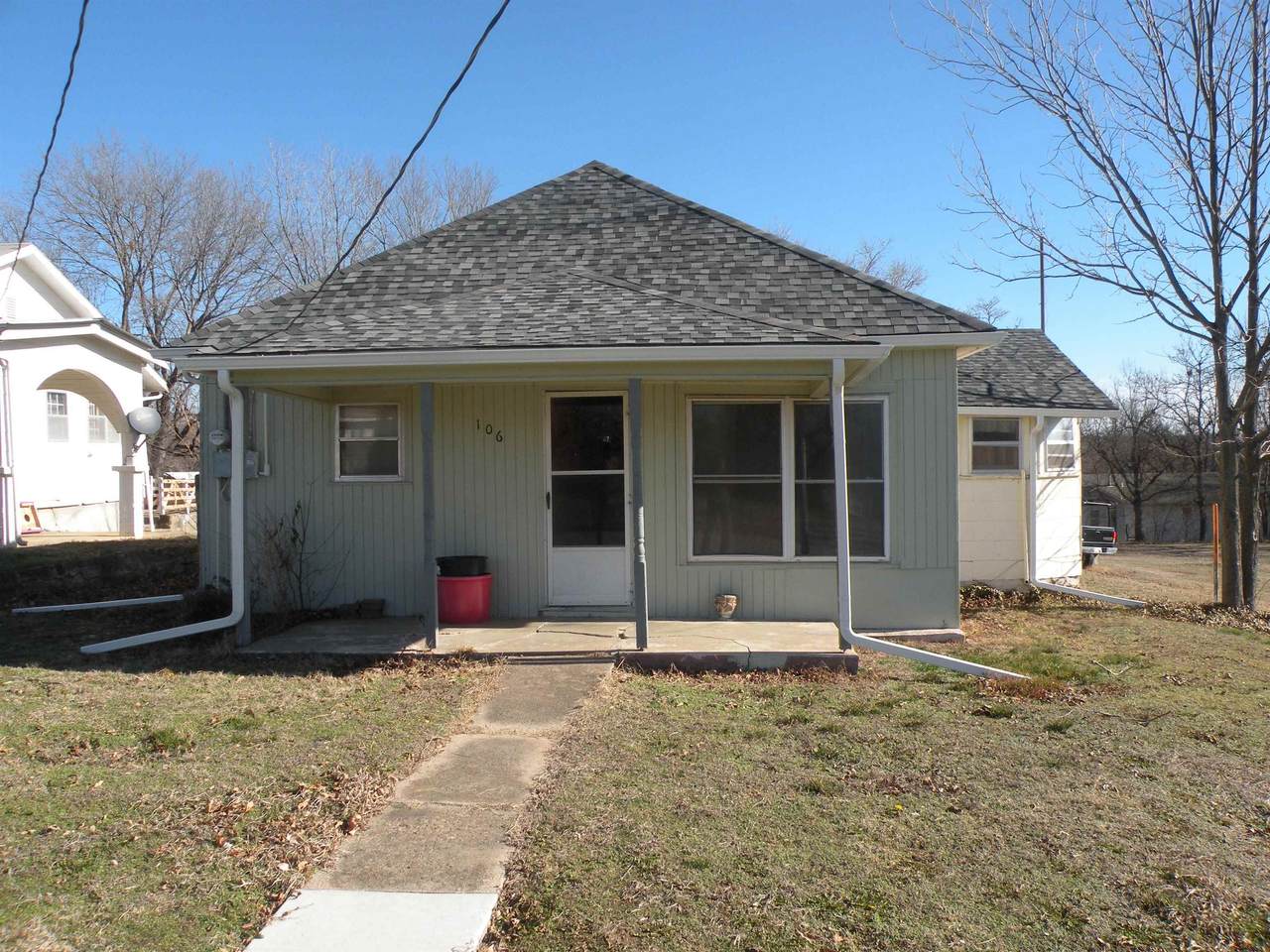 106 Dora Ave - Photo 1