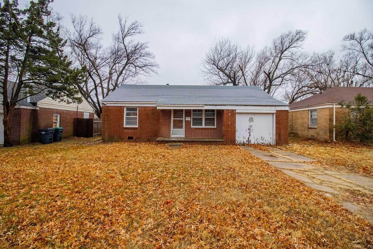 831 Drury Ln - Photo 1