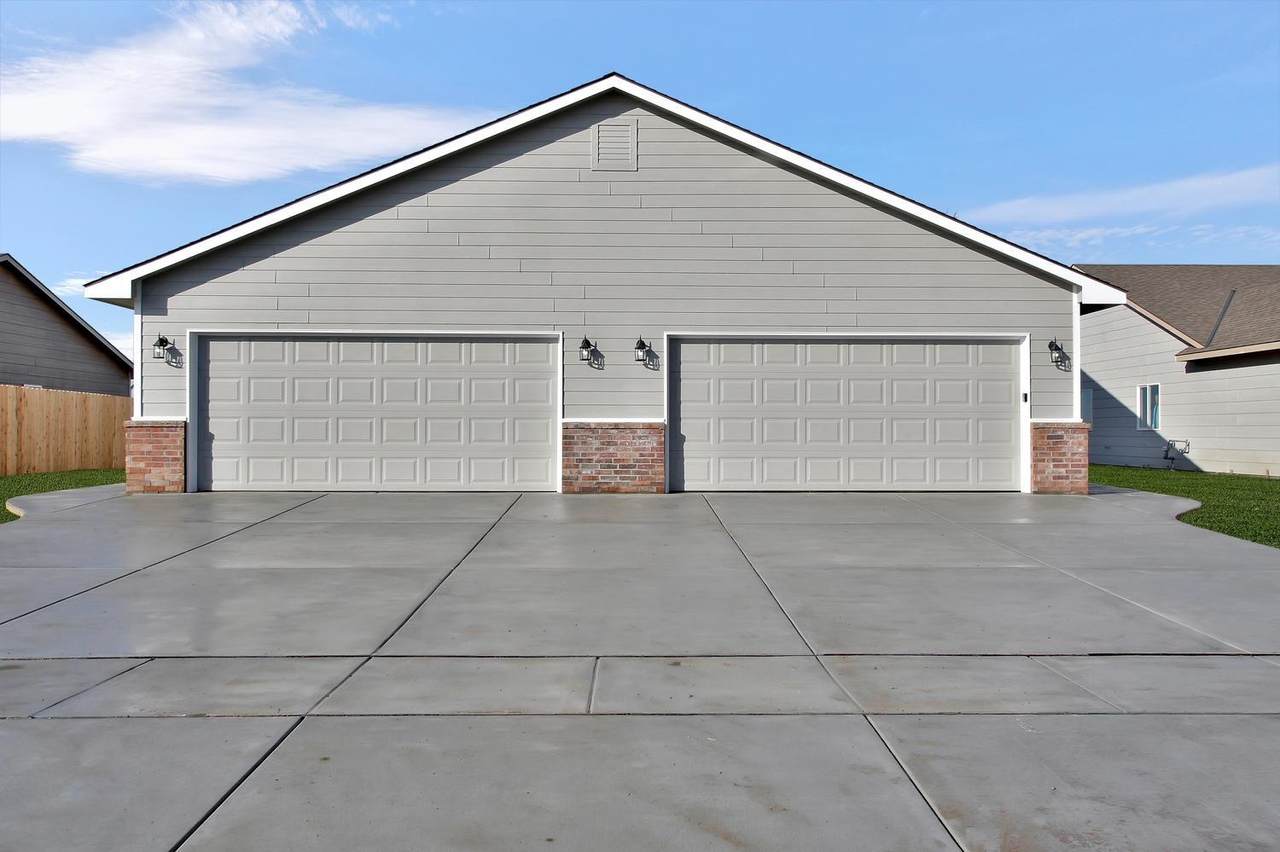 5361 Toben Dr - Photo 1