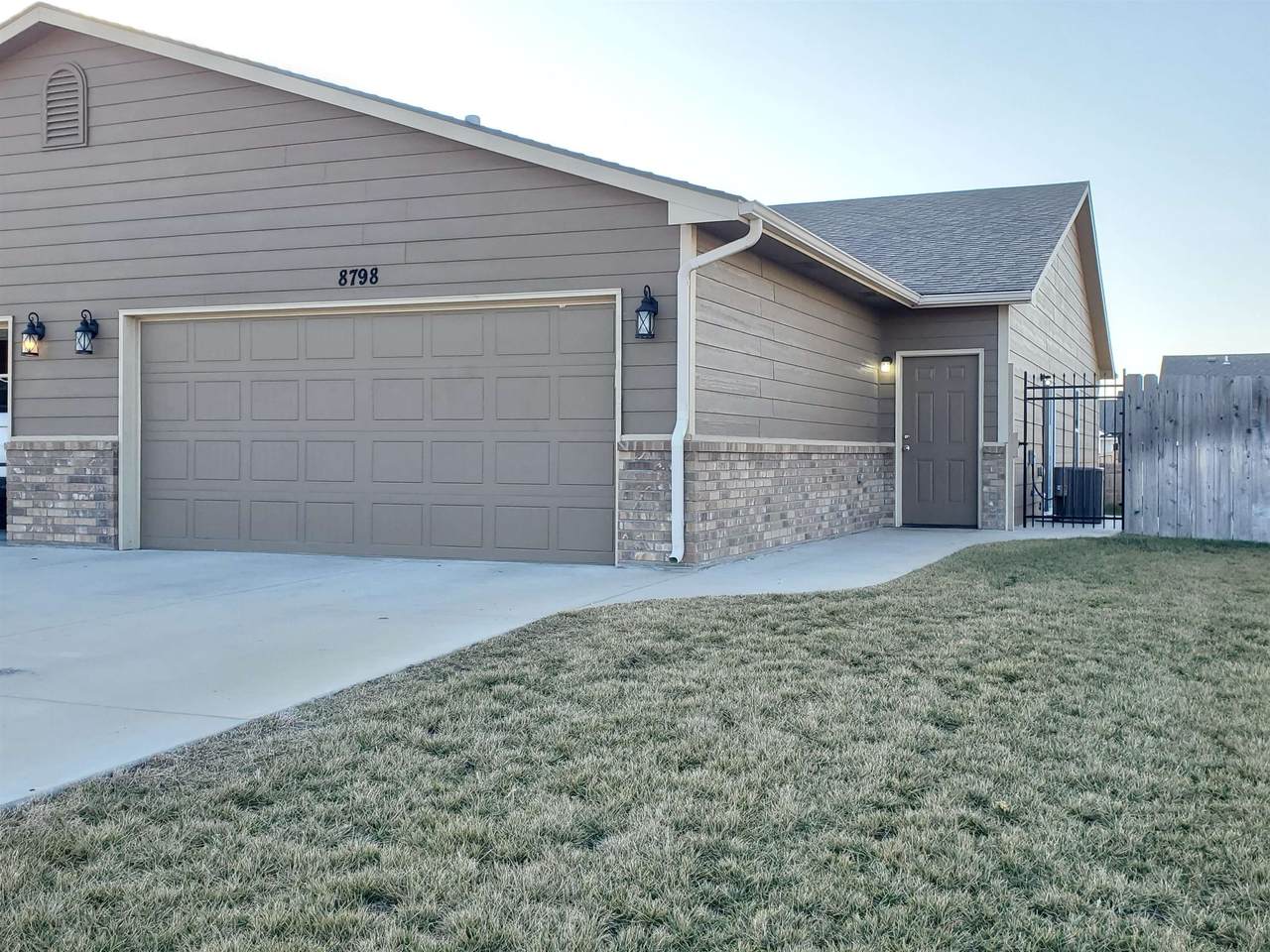 8798 Chris Ct - Photo 1