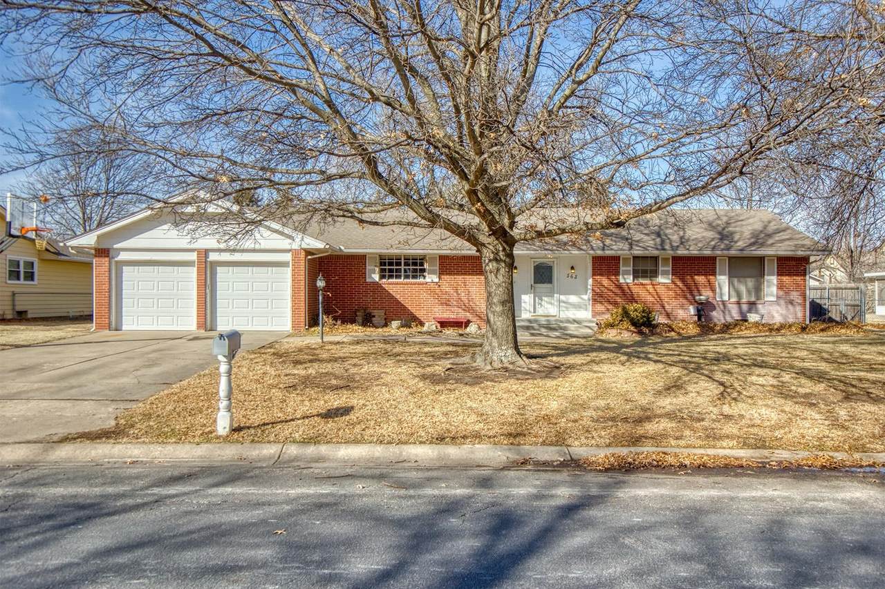 563 Parallel Dr - Photo 1