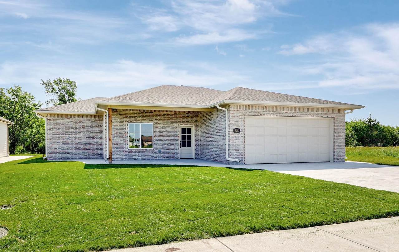 1208 Stutzman St - Photo 1
