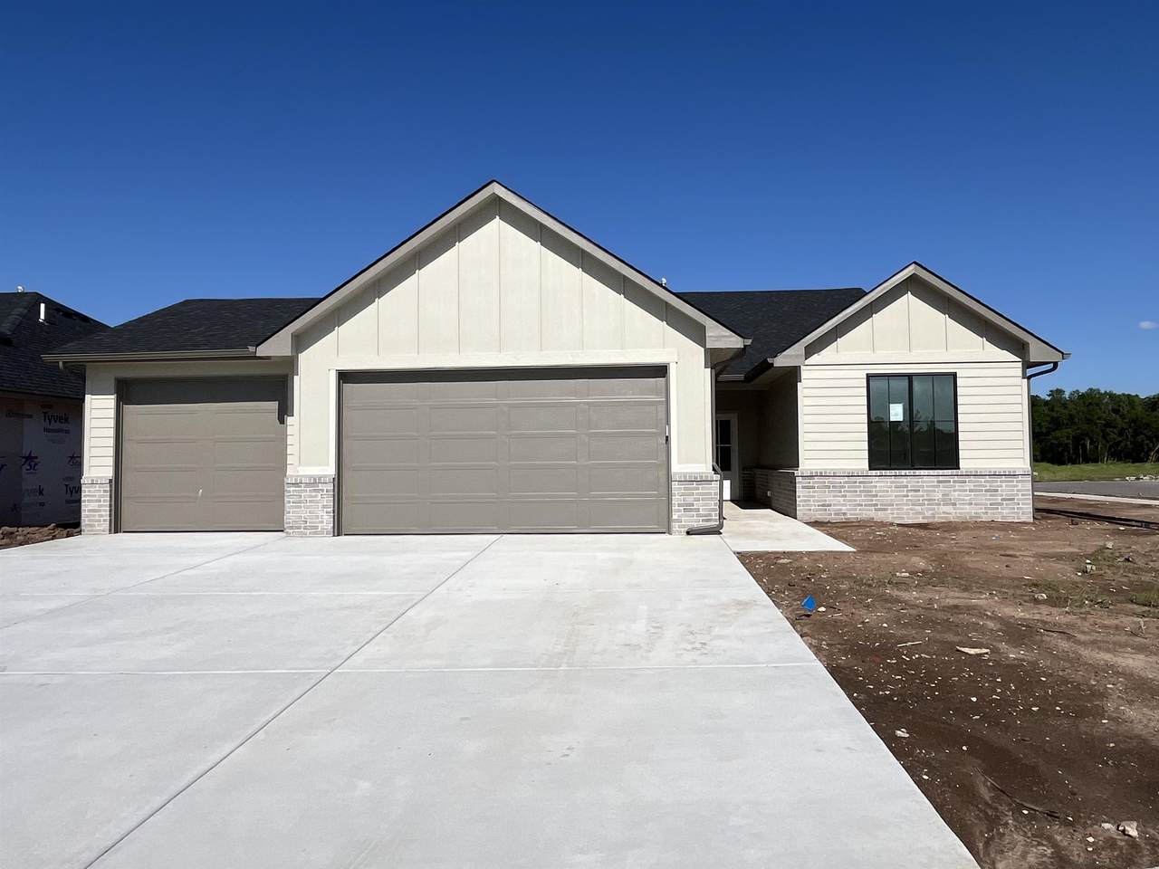 1630 Forestview St - Photo 1