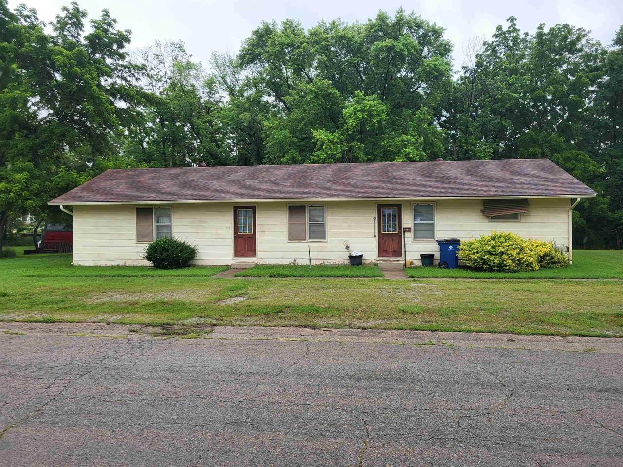 112 Elm St - Photo 1