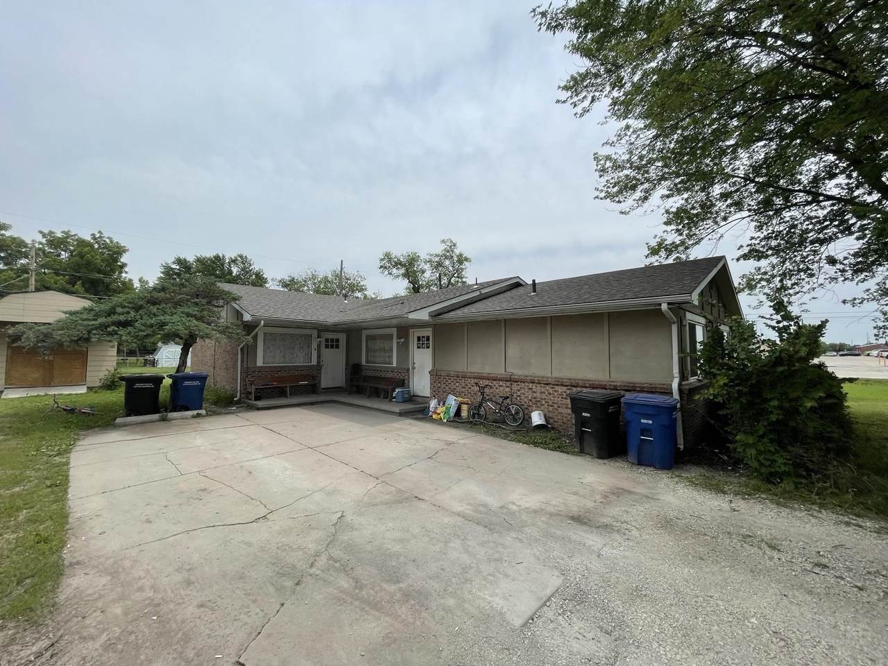 810 Money St - Photo 1