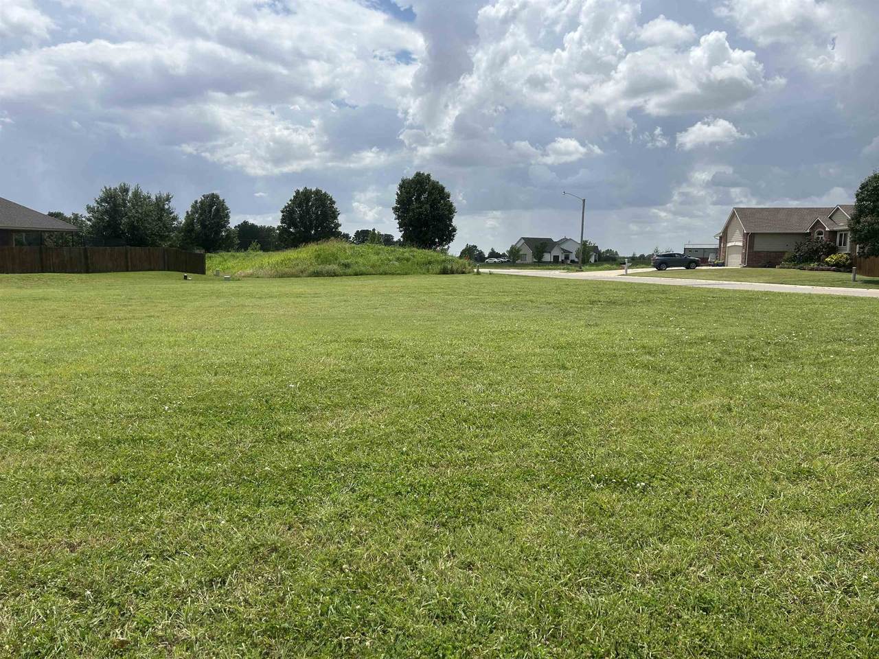 1110 Myles Dr - Photo 1