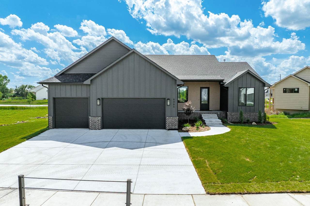 8485 Pebble St. - Photo 1