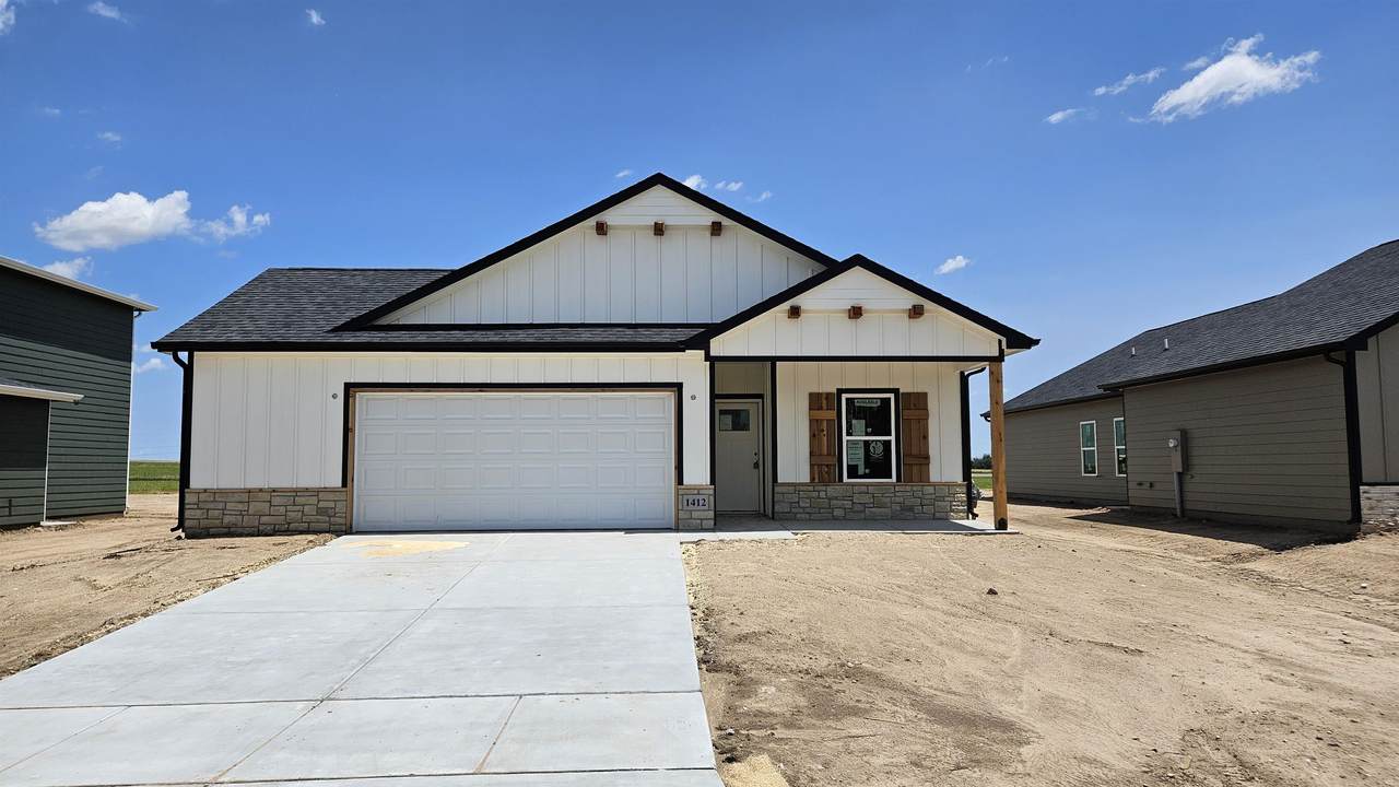 2227 San Marino Cir - Photo 1