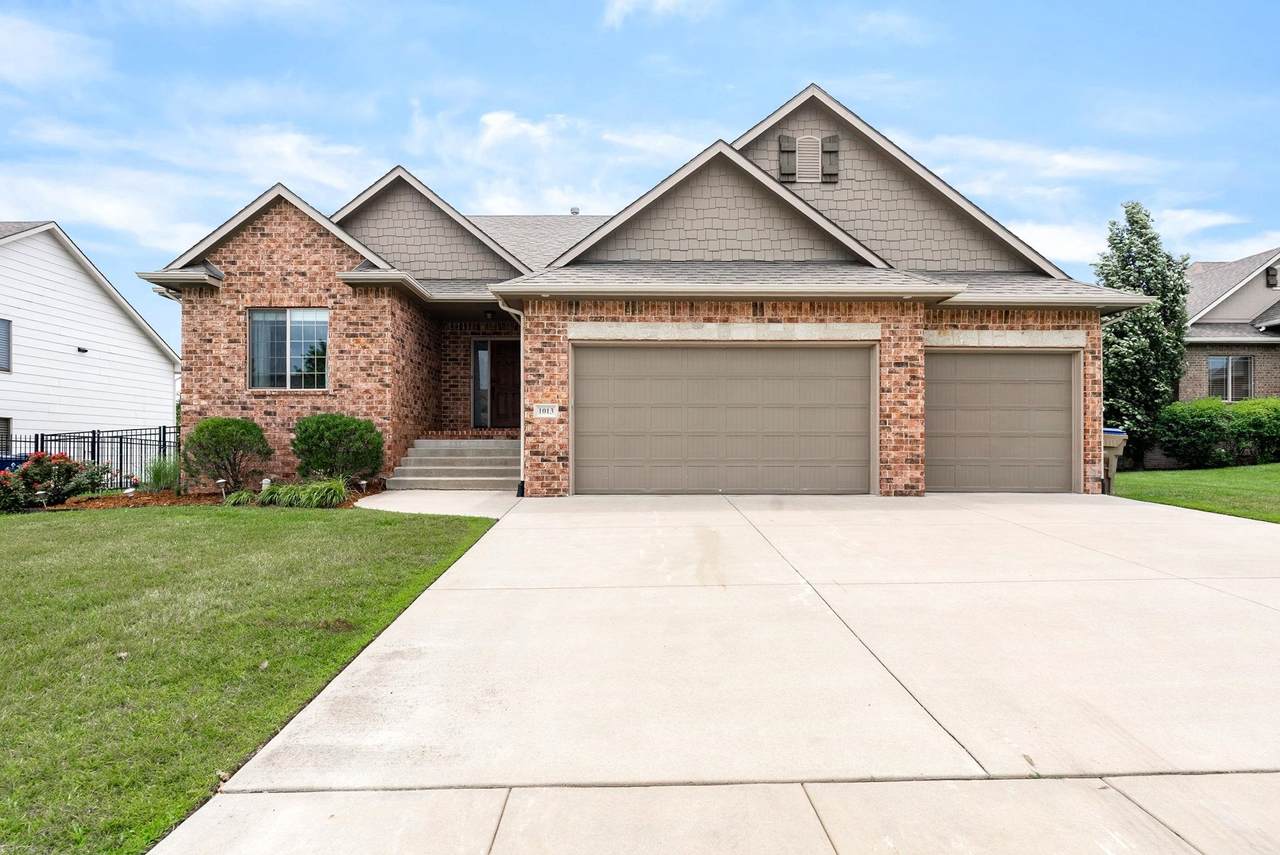 1013 Rosemont Ct - Photo 1