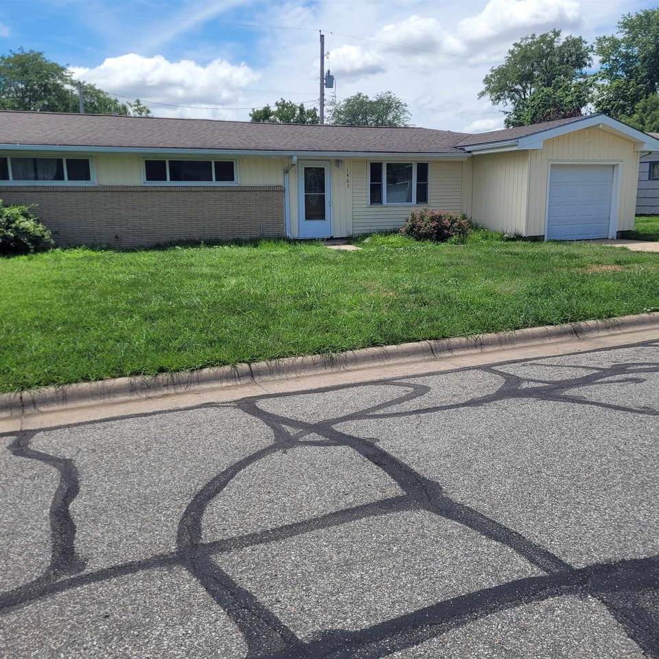 1403 Brittany St - Photo 1