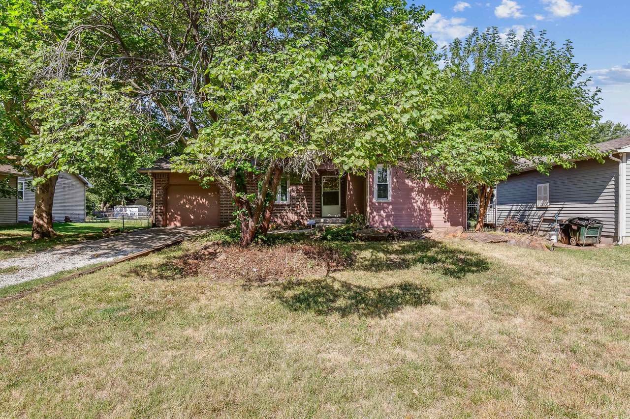 757 Joann St - Photo 1