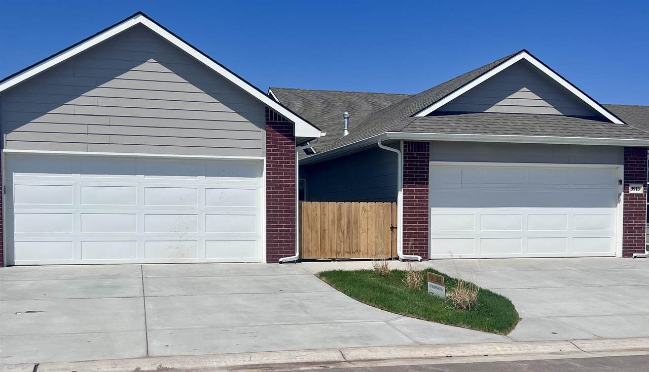 12124-12126 33RD Street N. - Photo 1