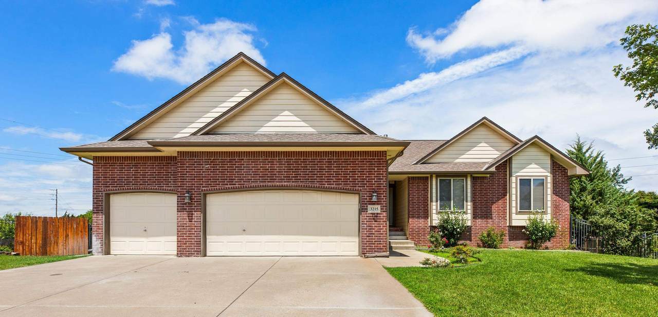 3215 Bluelake Ct - Photo 1