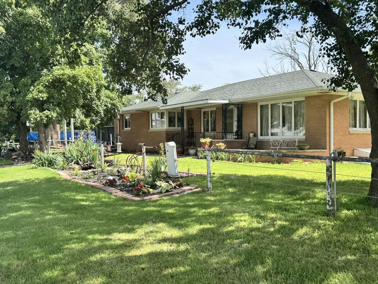 1332 100th - Photo 1