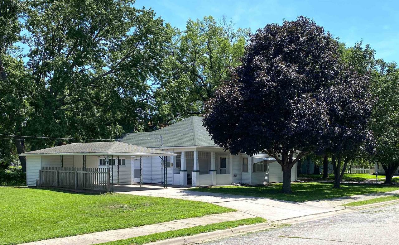 323 Broadway St - Photo 1