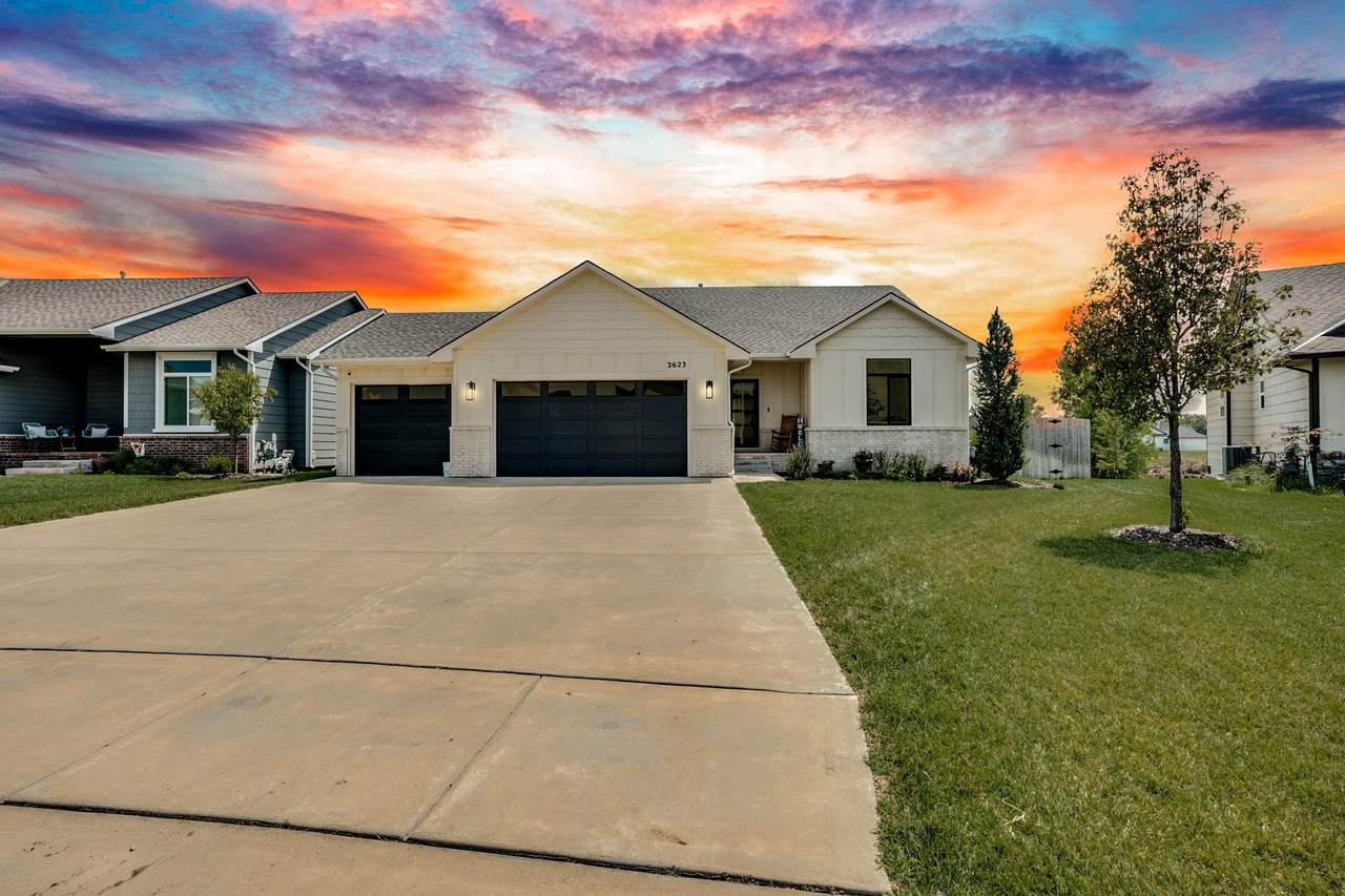 2623 48th St N - Photo 1