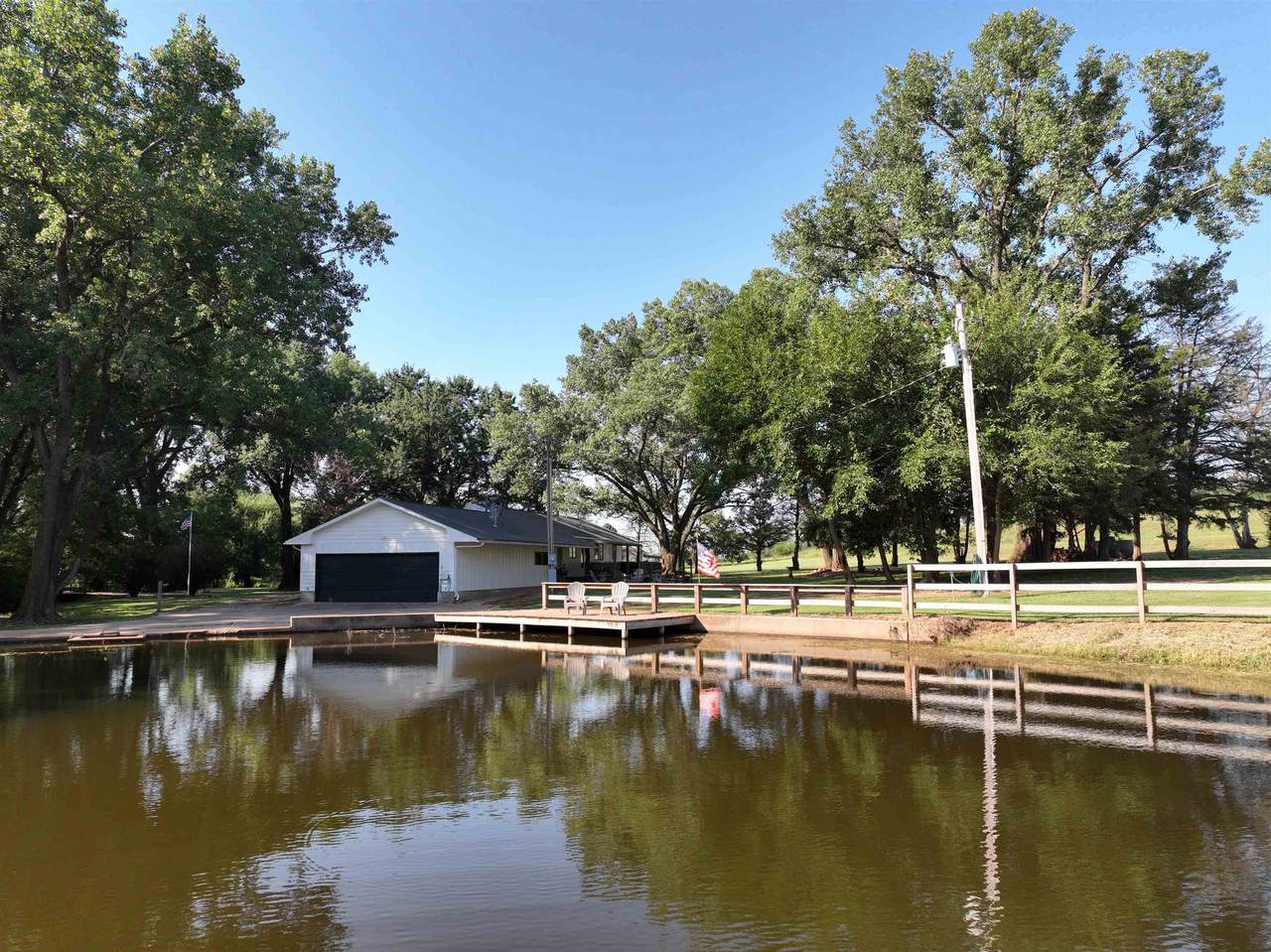 875 20 Ave - Photo 1