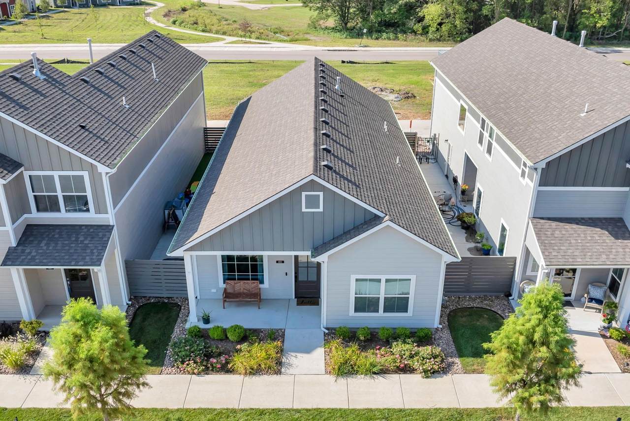 415 Park Pl - Photo 1