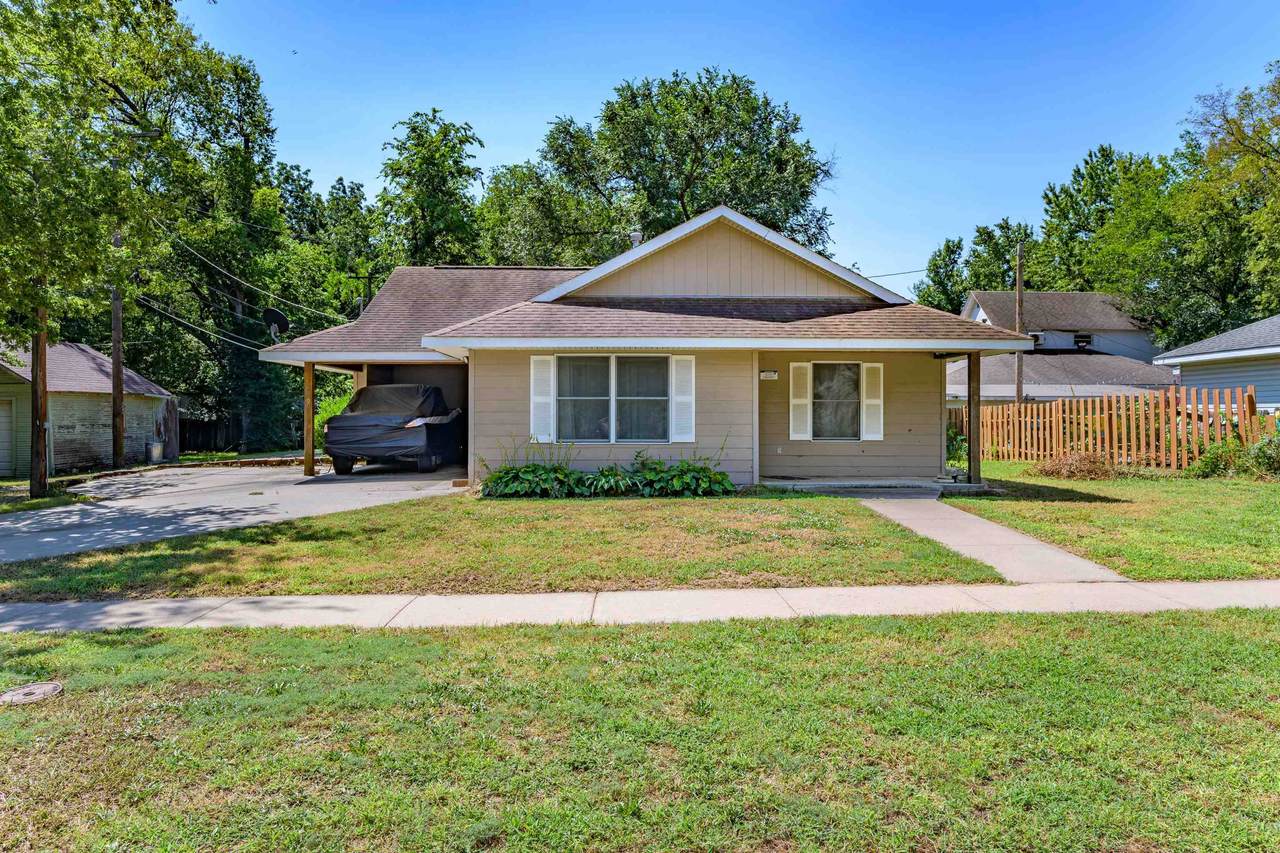 219 13th Ave - Photo 1