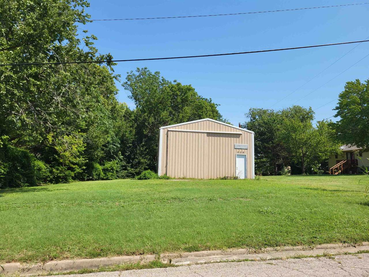 206 1st St - Photo 1