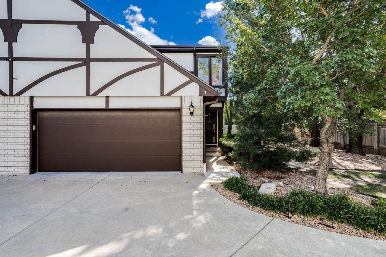 641 Woodlawn  #3 - Photo 1