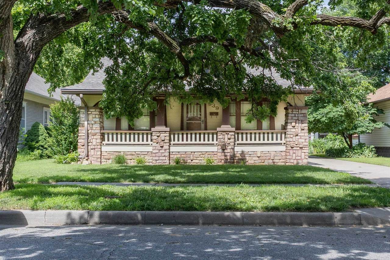 939 Litchfield - Photo 1