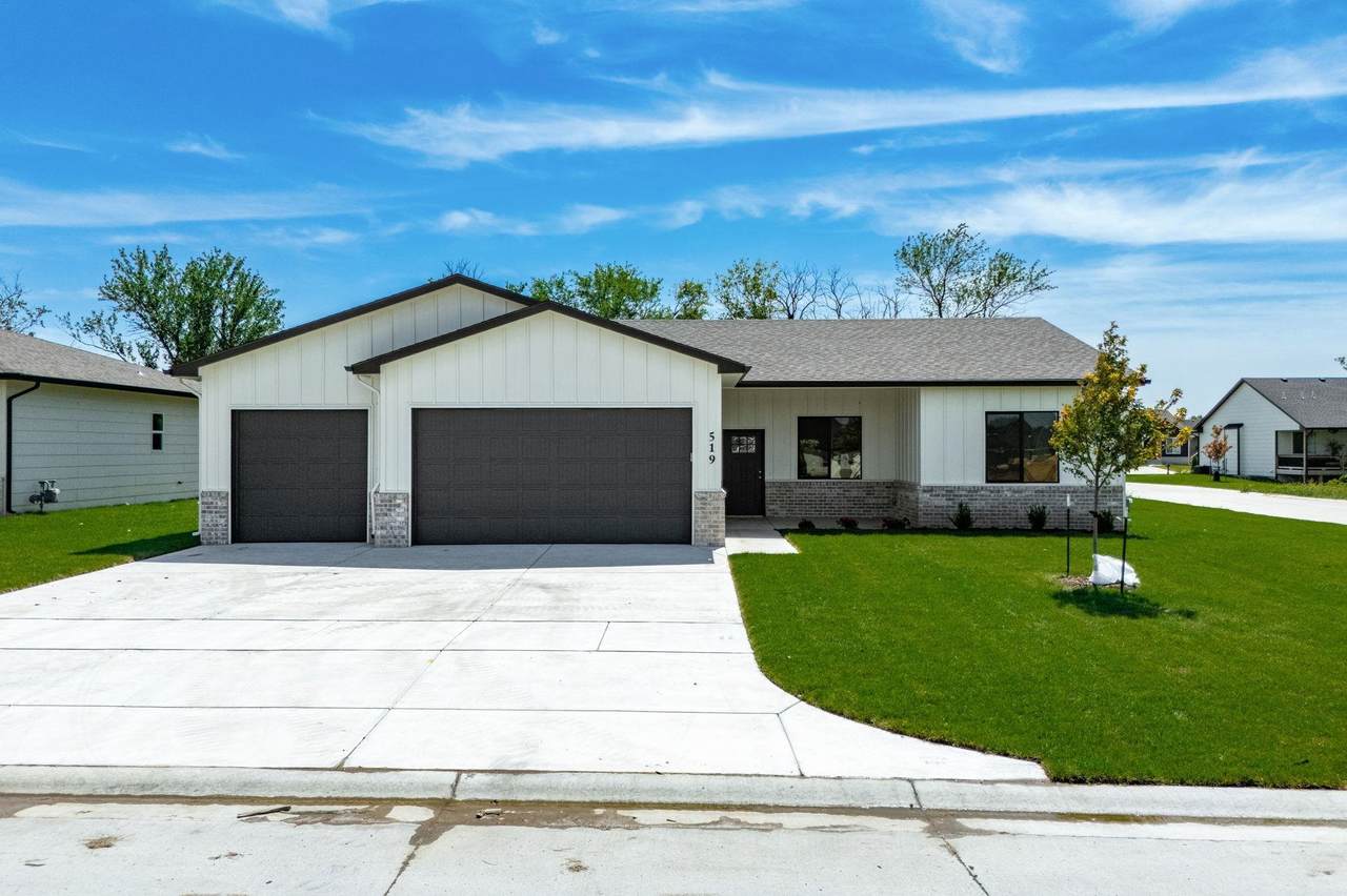 519 Elmwood St - Photo 1