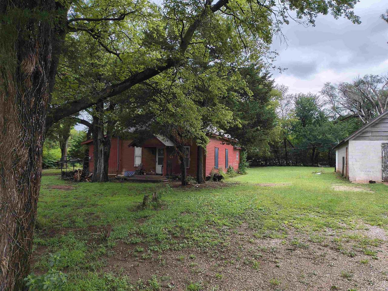 306 Main St - Photo 1