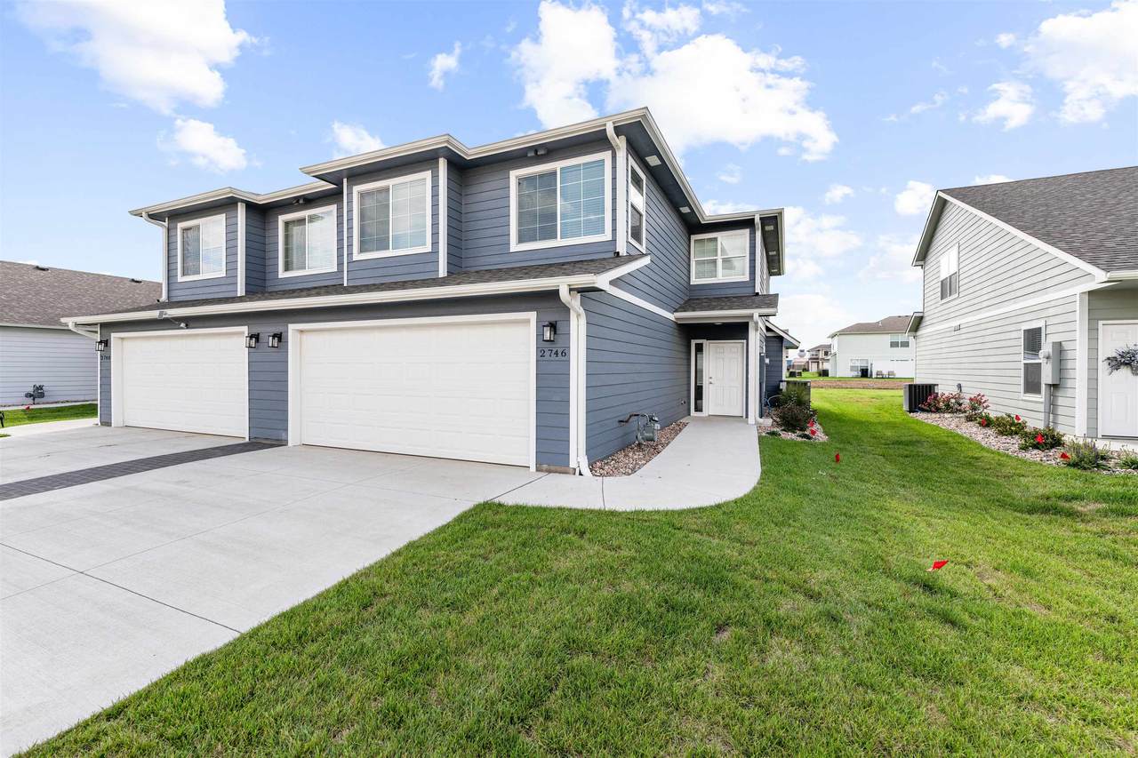 2746 Amelia Ln - Photo 1