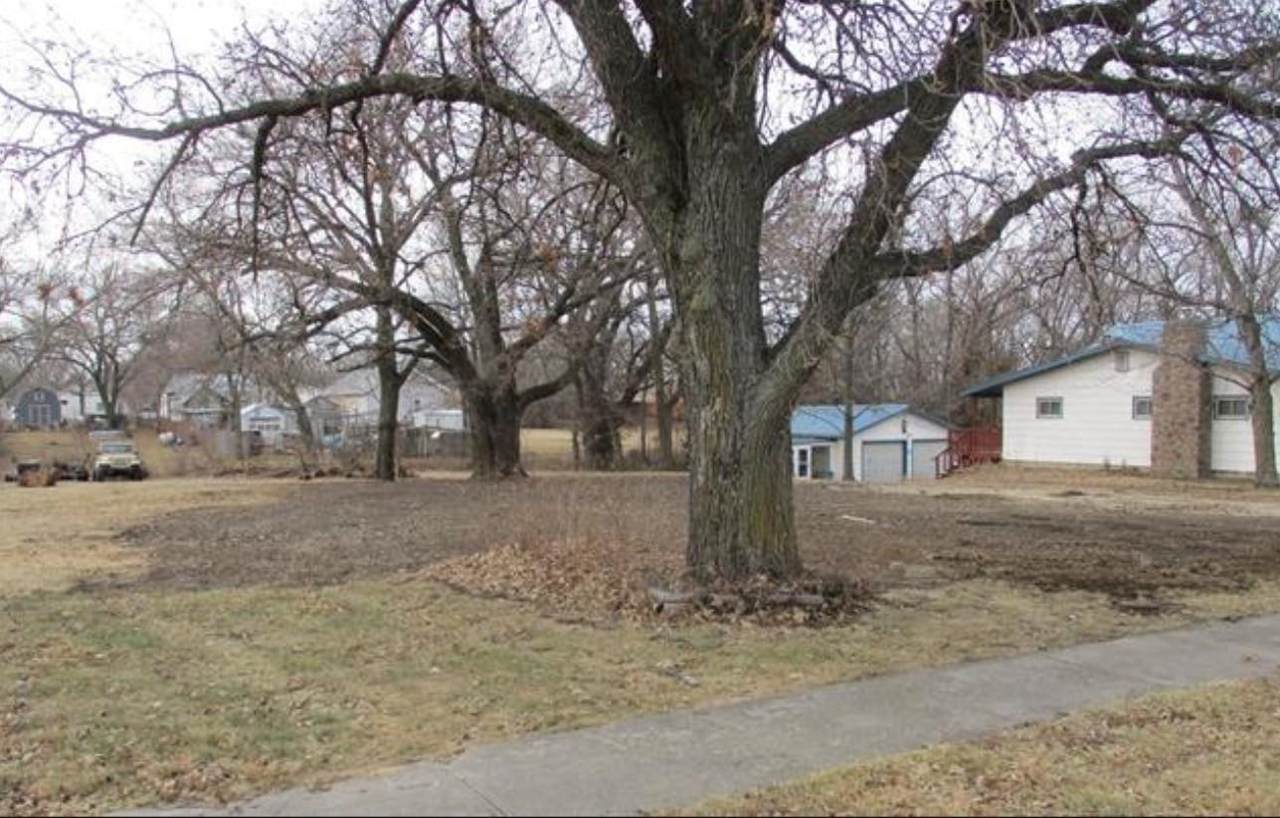 711 Weldon - Photo 1