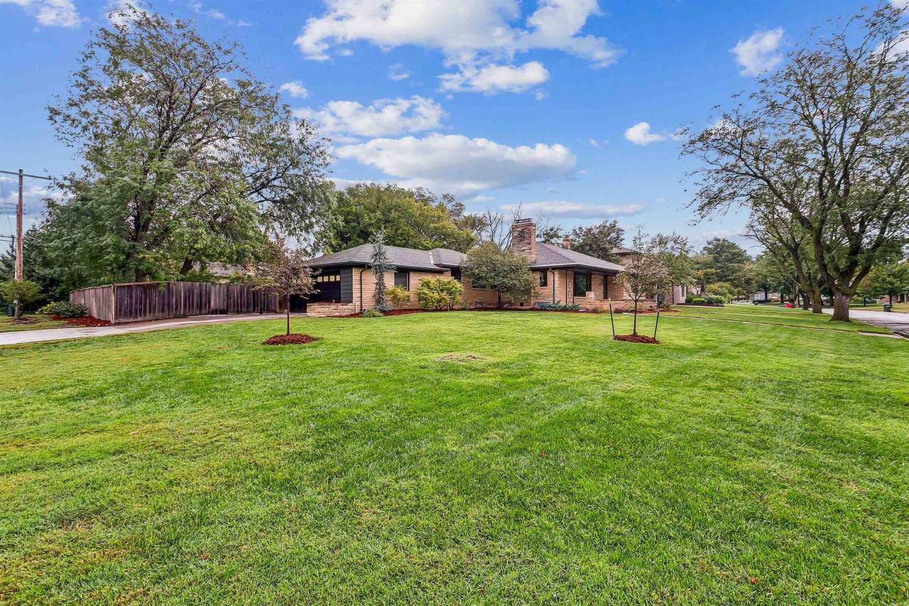 206 Brookside St - Photo 1