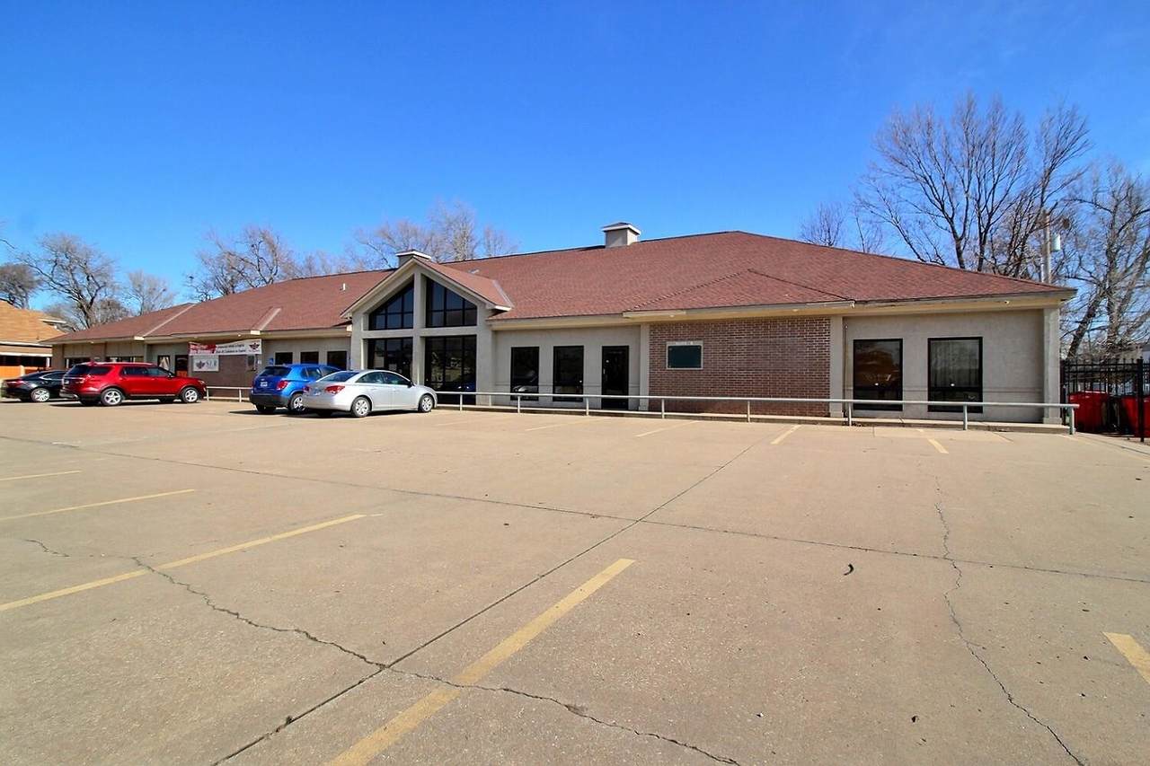 1020 Main St - Photo 1