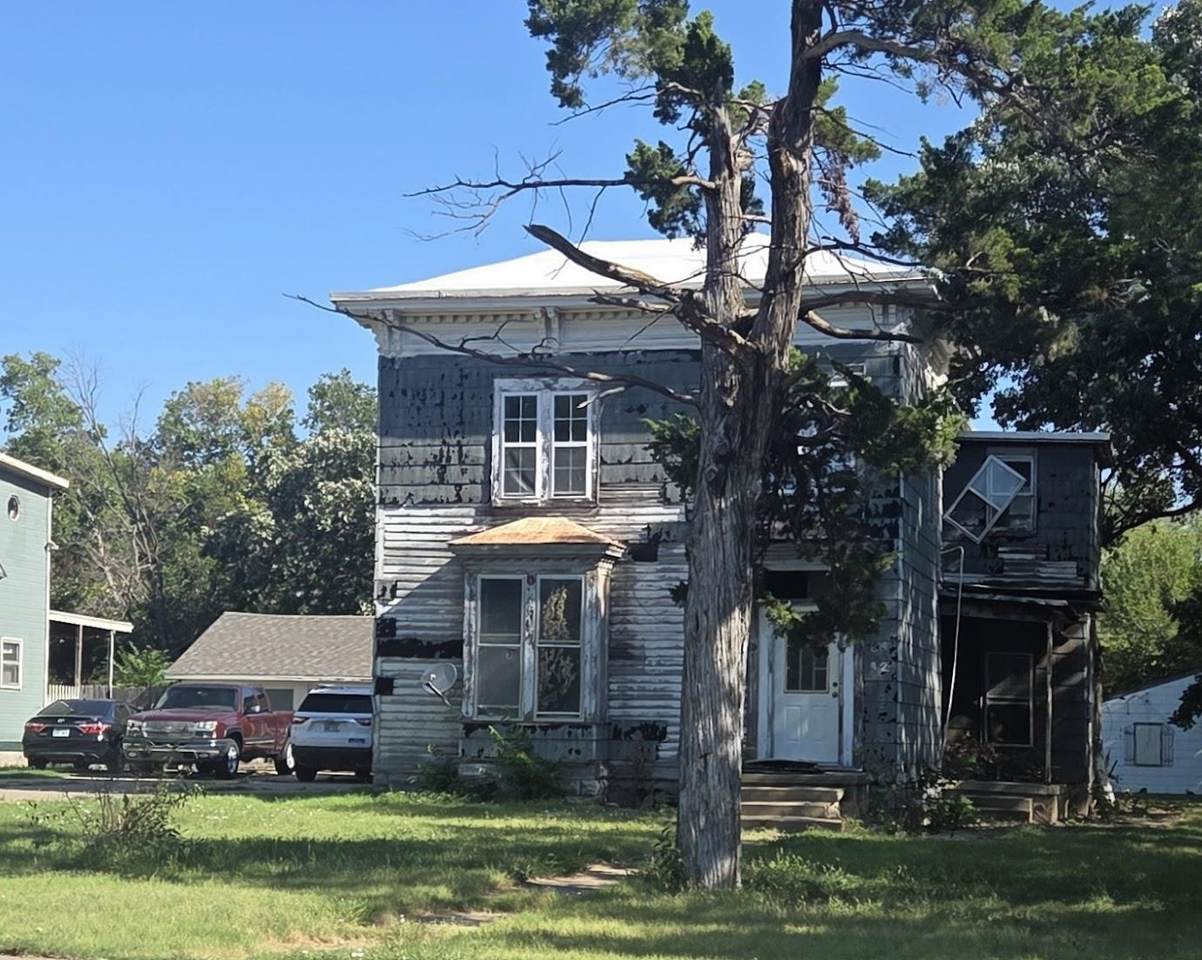 619 Gypsum Ave - Photo 1