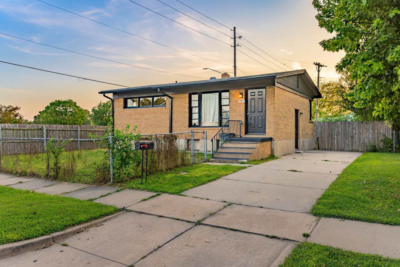 2337 Glenn Ave - Photo 1