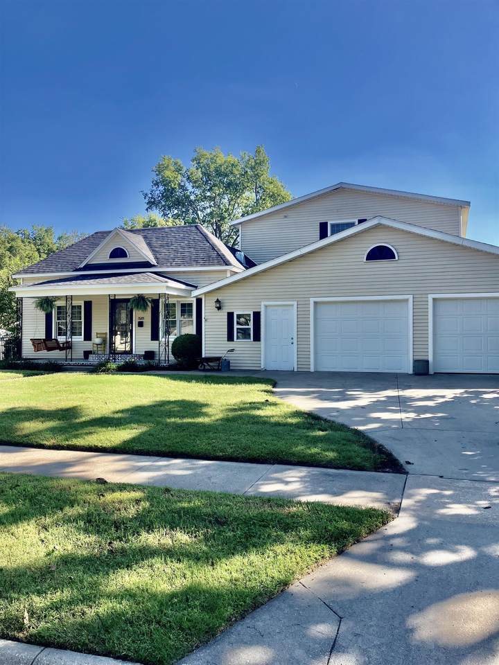 525 5th St - Photo 1