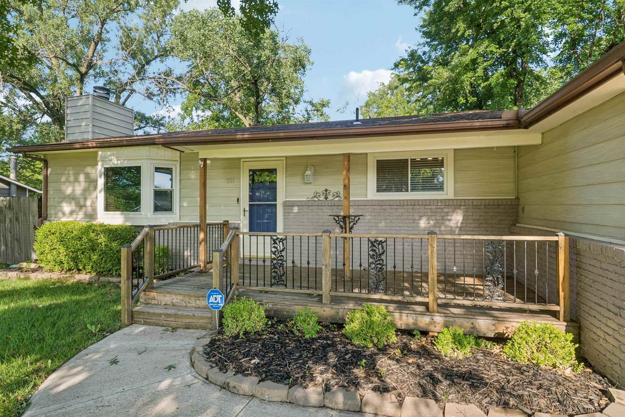 1713 Terry Ln - Photo 1