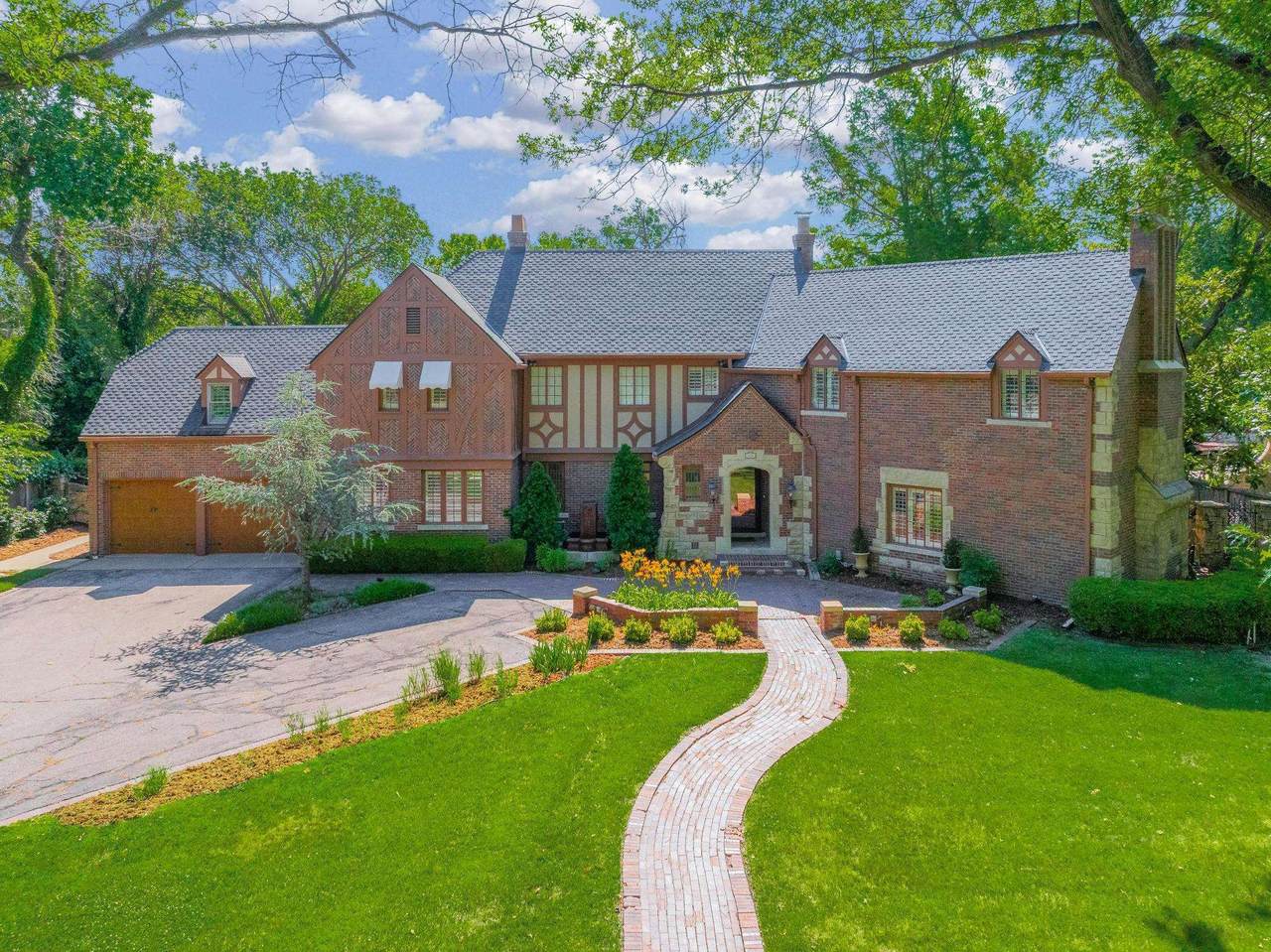 440 Crestway St - Photo 1