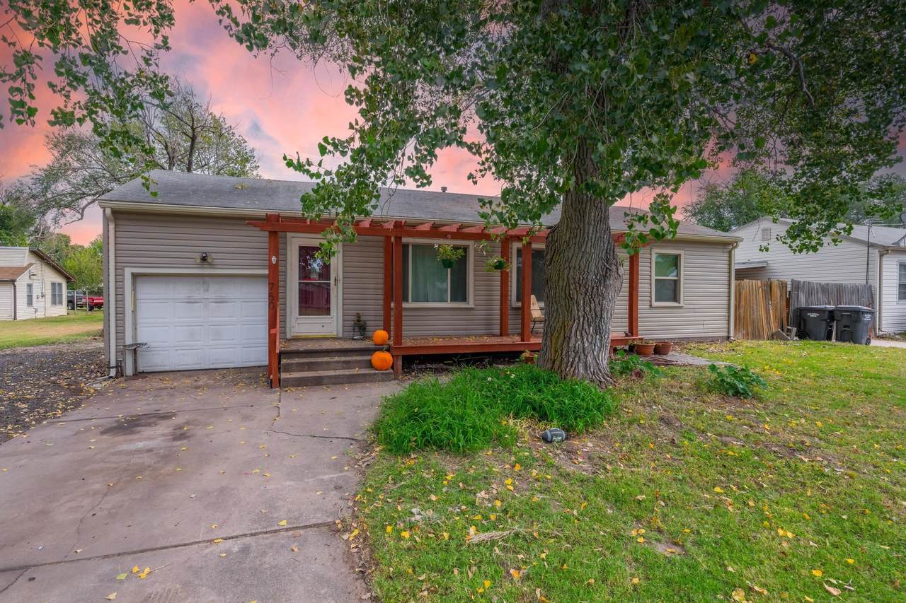 750 Bebe St - Photo 1