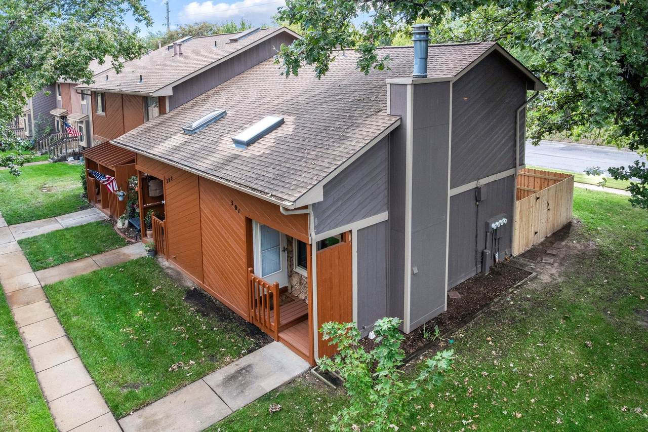 1530 Smith - Photo 1