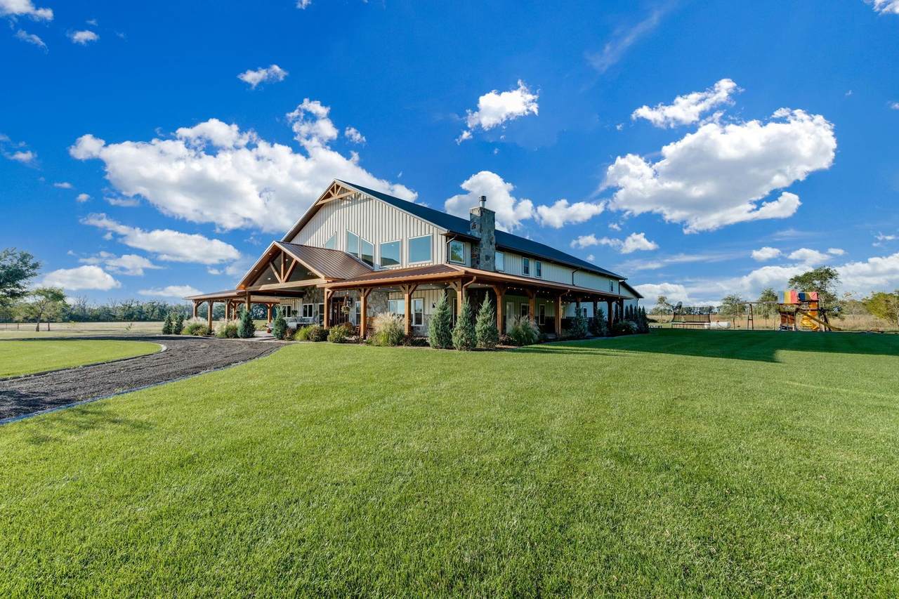 17111 Centennial Rd - Photo 1