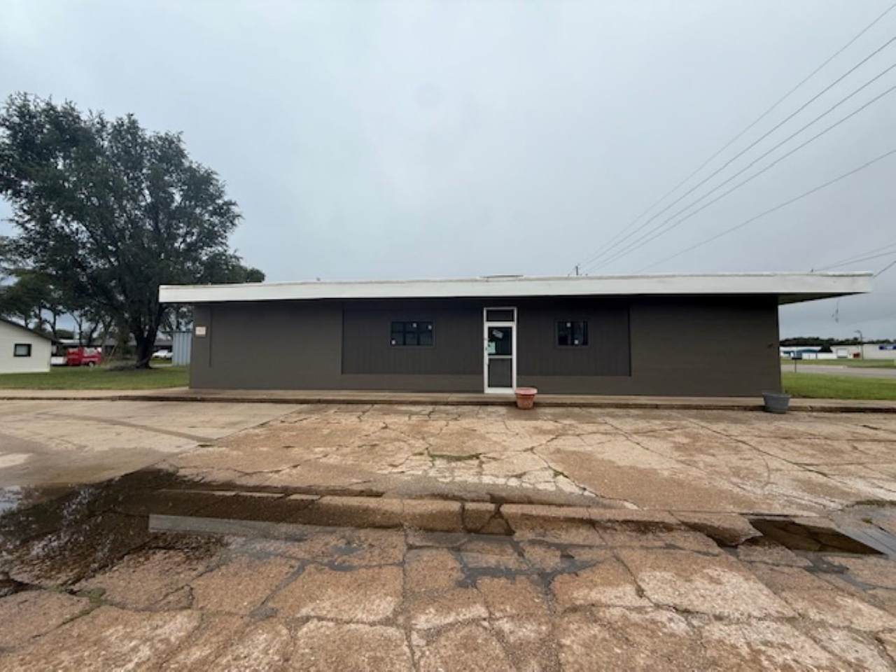 433 Broadway Blvd. - Photo 1