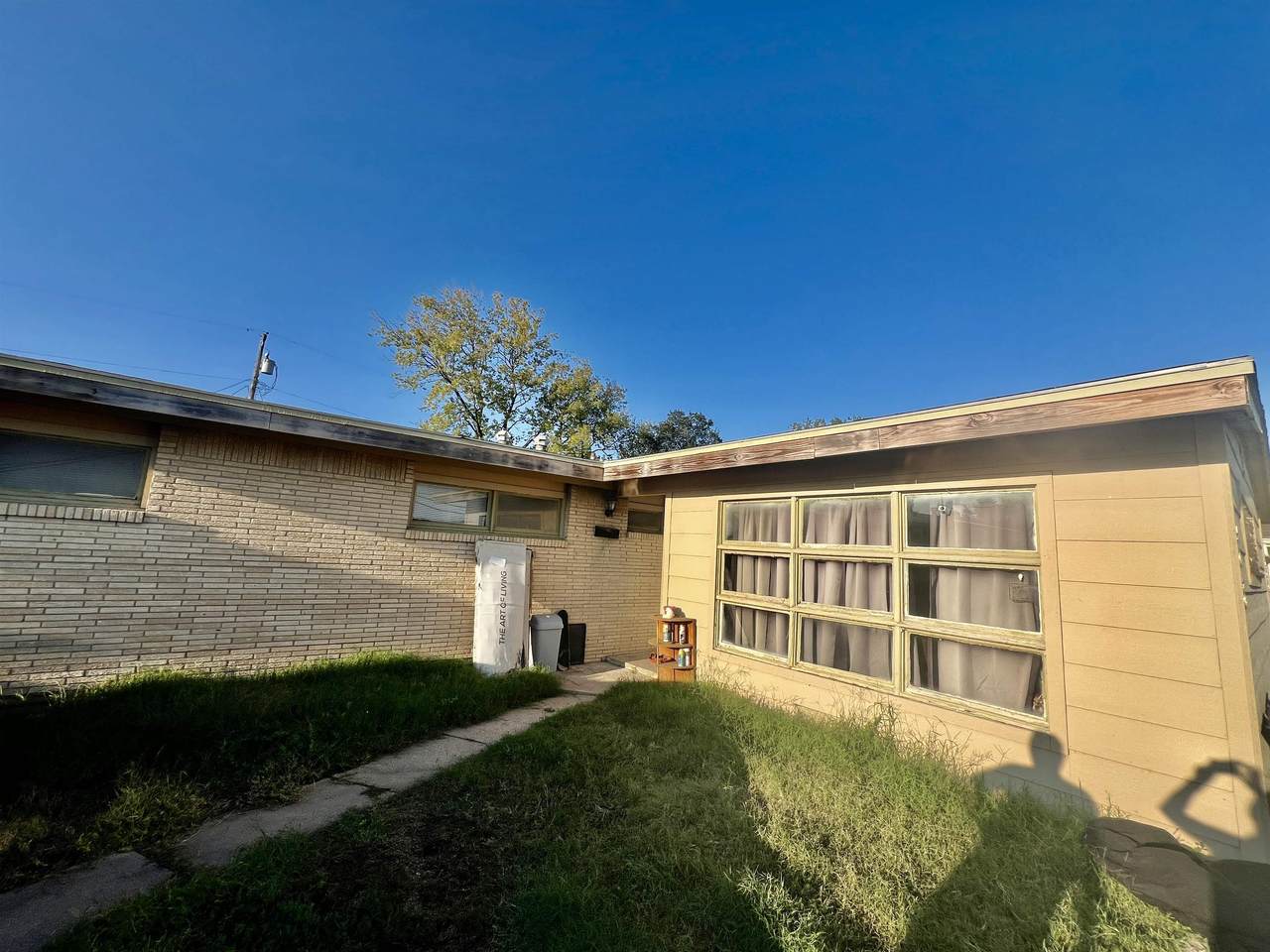 5040 Pawnee Ave - Photo 1