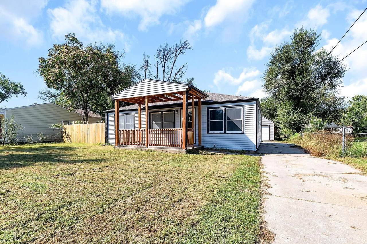 757 Dougherty Ave - Photo 1